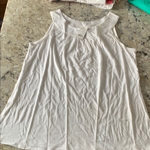 Express scoop neck sleeveless tank